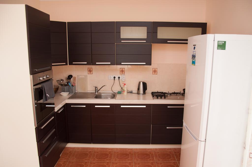 Almaty Backpackers Exterior photo