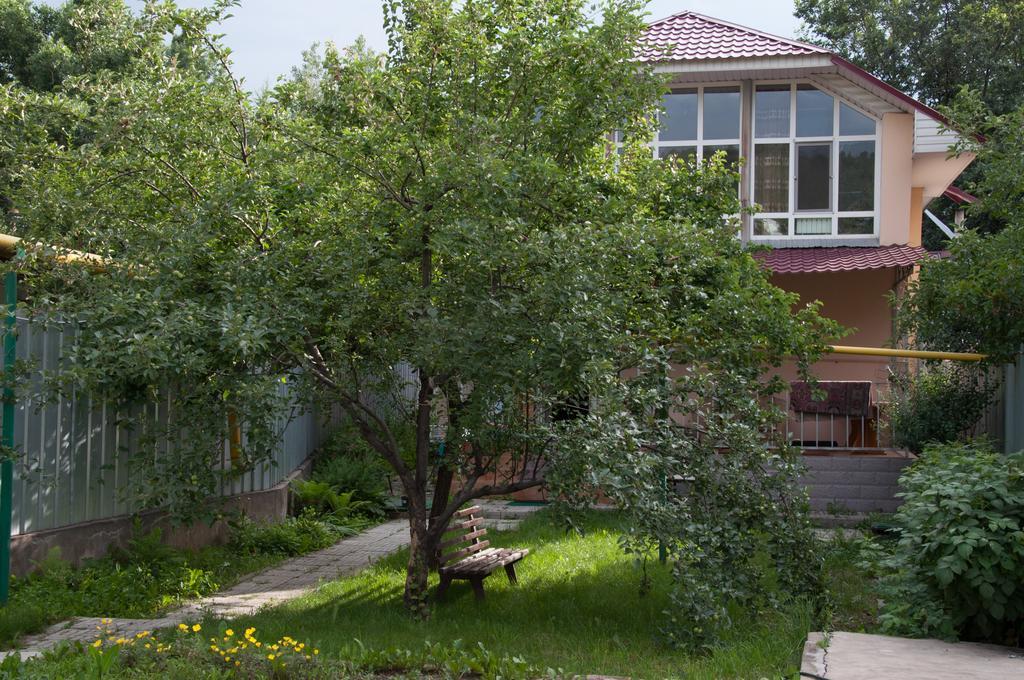 Almaty Backpackers Exterior photo