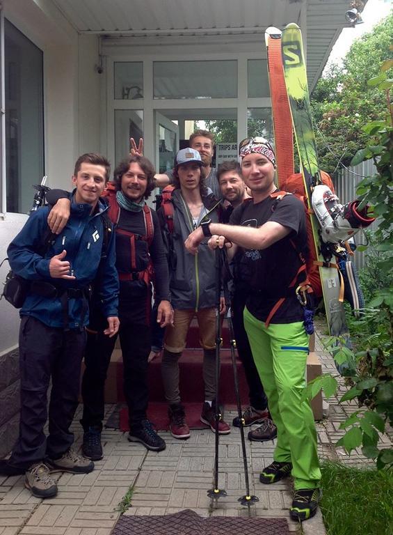 Almaty Backpackers Exterior photo