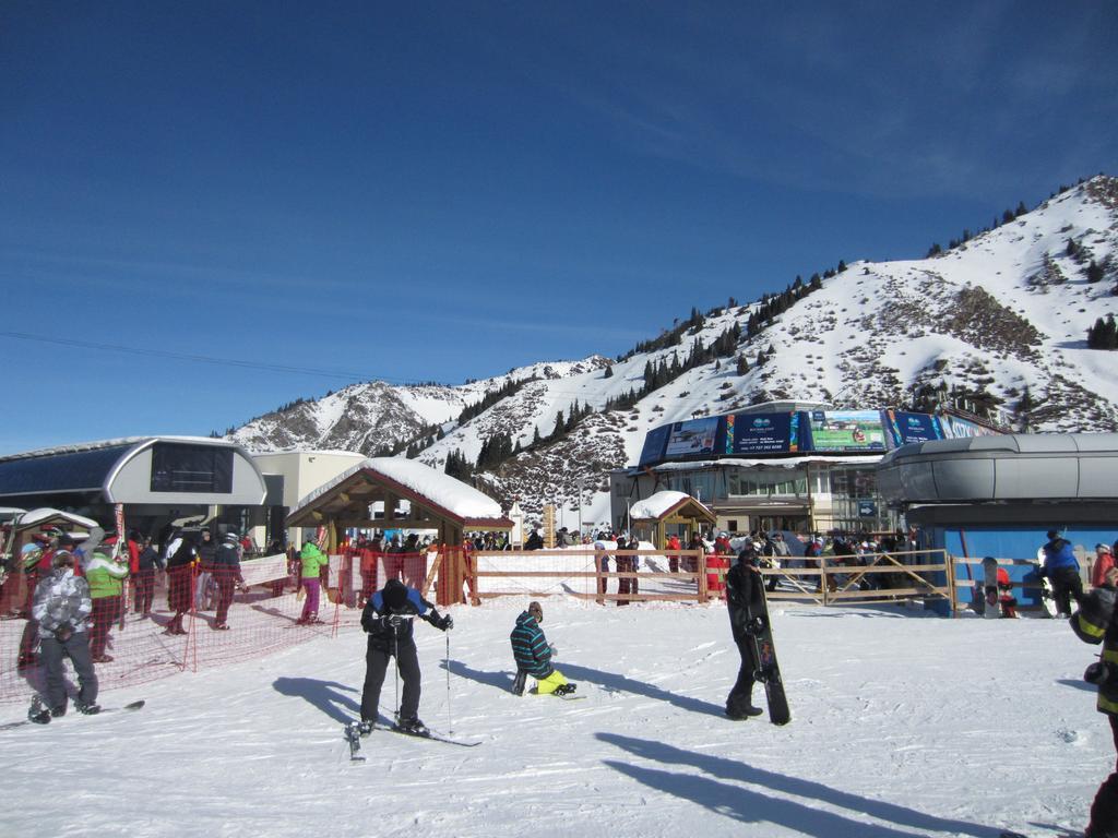 Almaty Backpackers Exterior photo