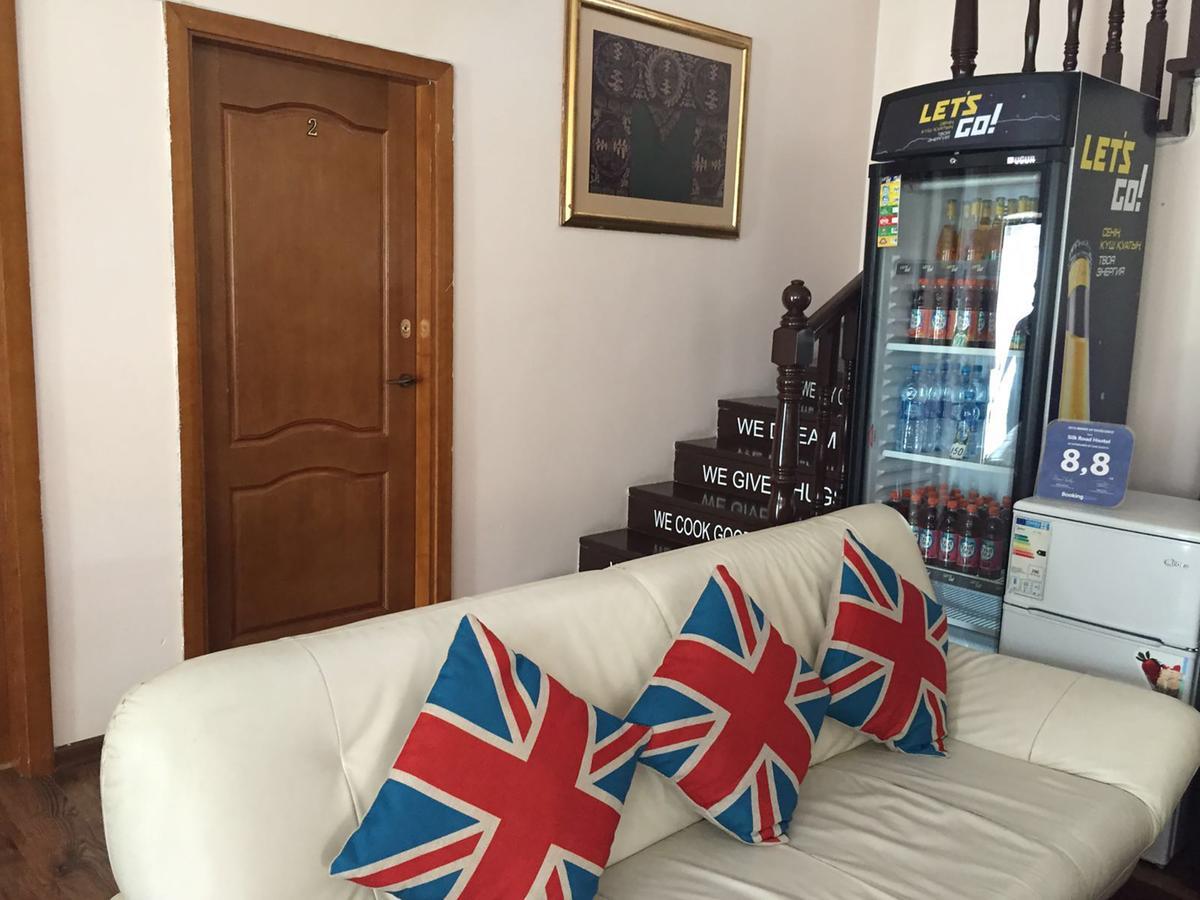 Almaty Backpackers Exterior photo